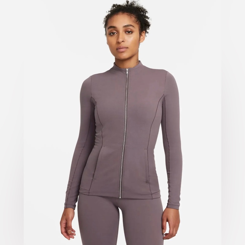Nike Women's Yoga Luxe Dri-FIT Full-Zip Jacket DD5533-254 Size M Originally $130